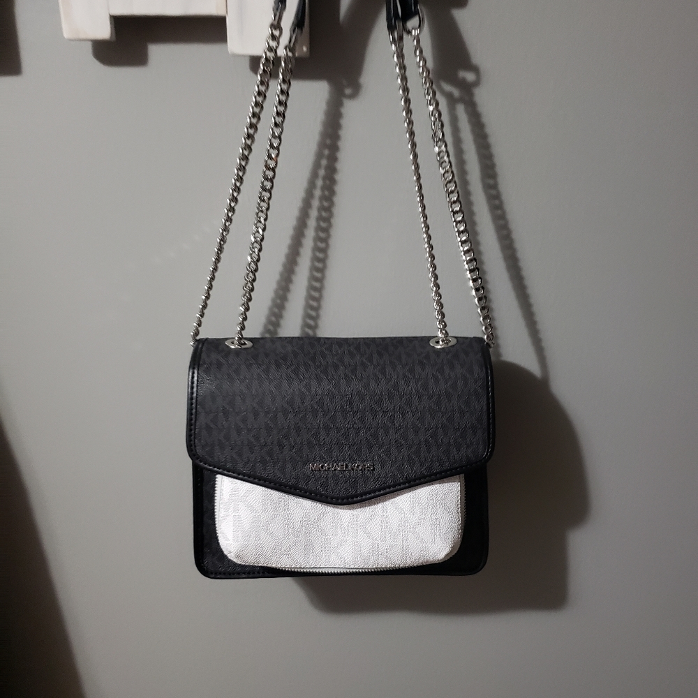 Michael Kors Crossbody - Picture 8 of 8